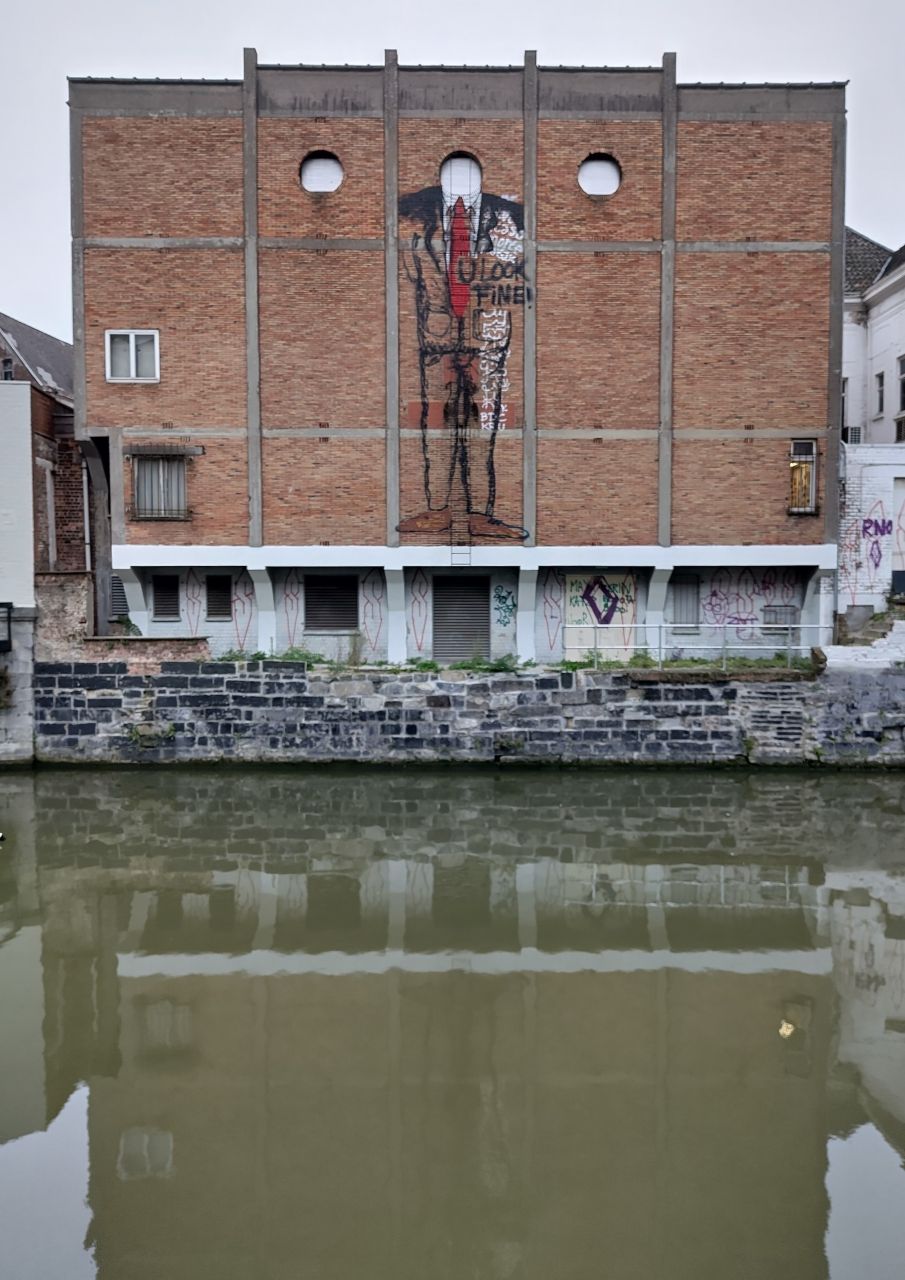 Ghent river graffiti, &ldquo;U LOOK FINE!&rdquo;
